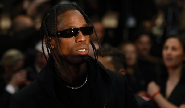 Arrestan al rapero Travis Scott, expareja de Kylie Jenner, por allanamiento de propiedad