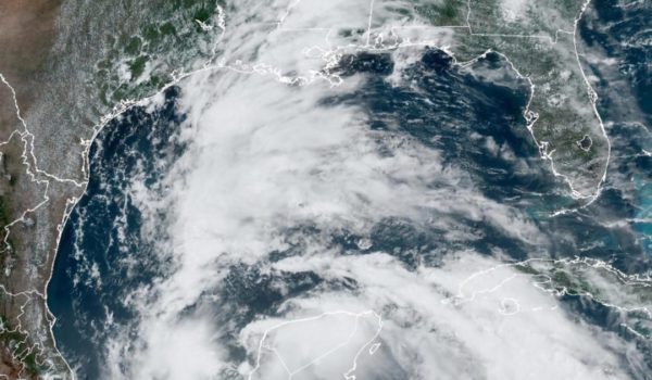 Baja presión amenaza a México y Texas (EEUU) y puede ser la primera tormenta del Atlántico