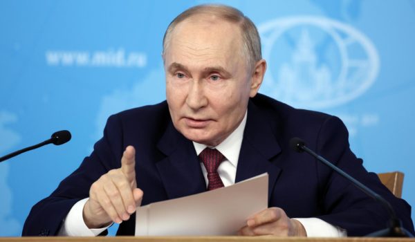 Putin ordenará alto el fuego si Kiev retira tropas del este y el sur, y renuncia a la OTAN