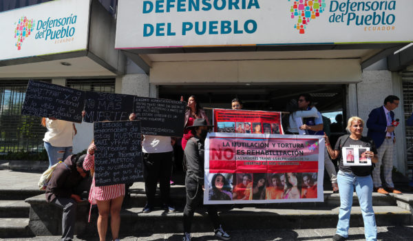 Comienzan mesas de diálogo por la crisis en las cárceles de Ecuador, con denuncias de torturas