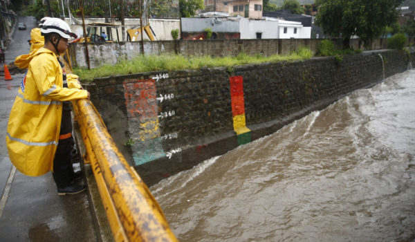 Tres nuevas muertes se registran en El Salvador por las lluvias y más de 580 albergados