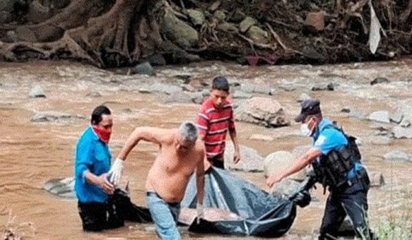 Joven es arrastrado por caudaloso río en San Ramón