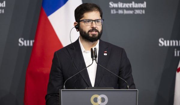 Boric llama al diálogo entre Moscú y Kiev «con respeto integral del territorio ucraniano»
