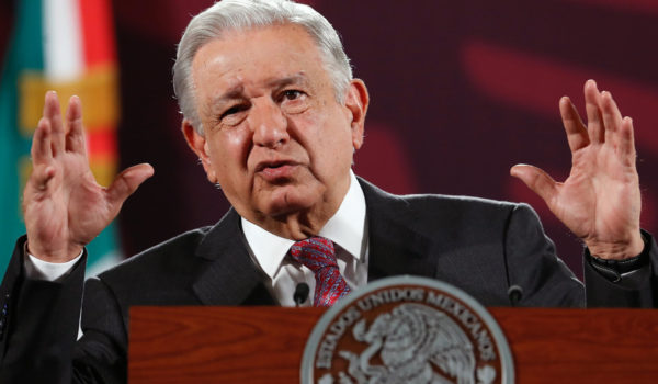 López Obrador niega que en México haya un desbordamiento de flujo migratorio
