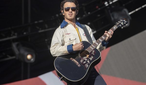 Kevin Jonas, de los Jonas Brothers, se somete a una intervención de cáncer de piel