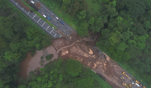 La principal carretera hacia el sur de Guatemala permanecerá inhabilitada tres semanas más