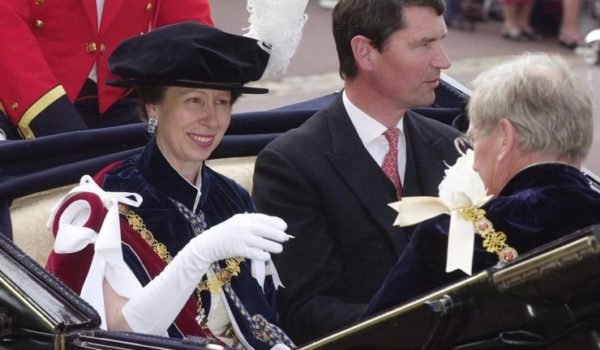 La princesa Ana se recupera «lentamente», dice su marido