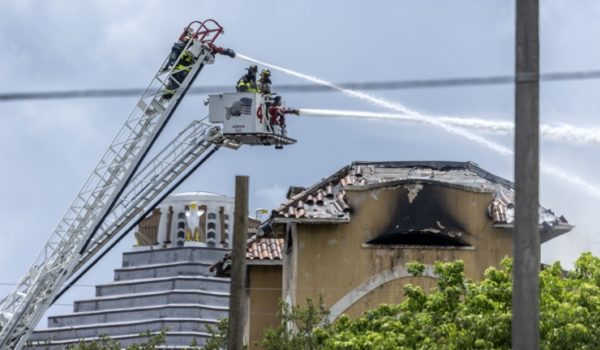 Acusan de intento de asesinato al sospechoso del tiroteo e incendio en un edificio de Miami
