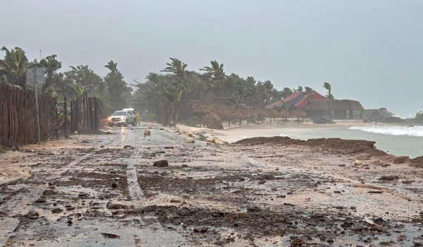 Beryl provoca daños, pero ni heridos, ni fallecidos, tras tocar tierra en México