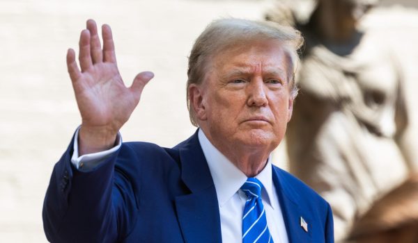 Trump duda que Harris sea negra y sugiere que cambió su identidad racial para ganar votos