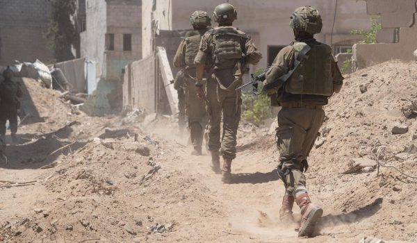 Al menos 29 muertos en un ataque israelí contra una escuela en el sur de Gaza