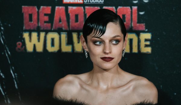 Emma Corrin es una villana «espeluznante y encantadora» en ‘Deadpool & Wolverine’