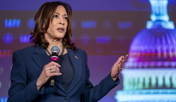 Kamala Harris mejora las encuestas demócratas en un hipotético enfrentamiento contra Trump