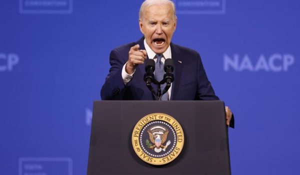 Obama y otros dirigentes demócratas presionan a Biden para que reconsidere su candidatura