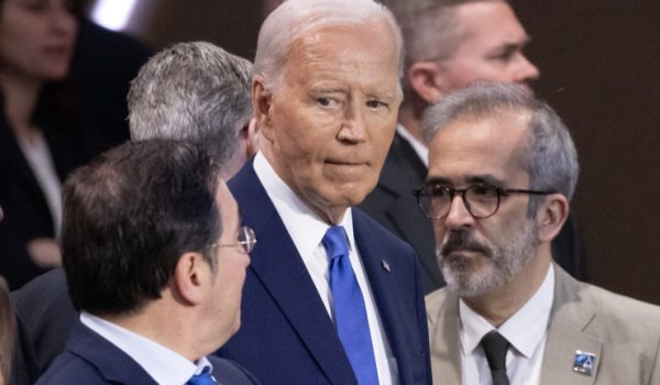 Un 67% de los estadounidenses cree que Biden debe retirarse, según encuesta
