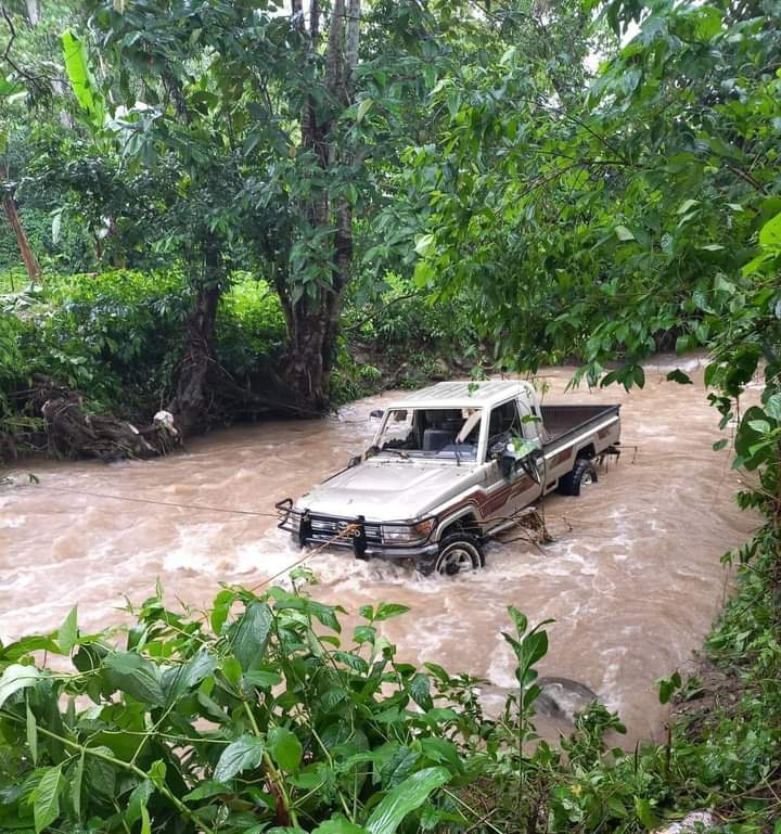 Esta es la camioneta del cual cayó Félix Iván Centeno Amador cuando cruzaban un río en El Cúa, deparmrtneto  de  Jinotega. LA PRENSA/ Redes sociales 