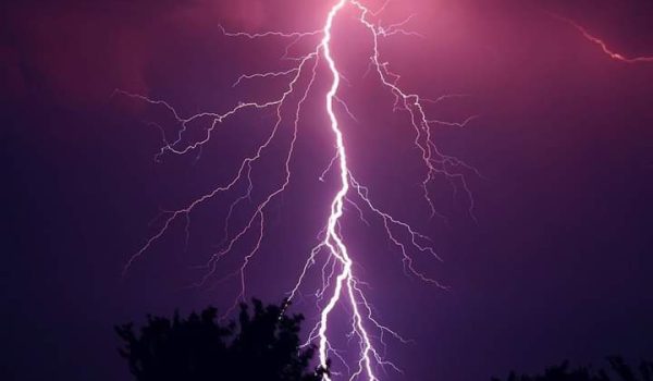 Descarga eléctrica de rayo mata a religioso en Waspam