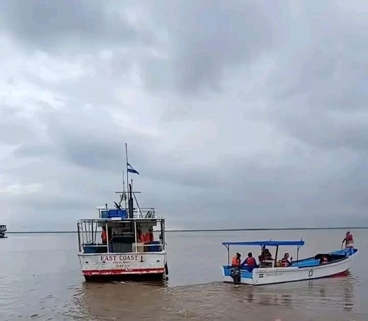 Este viernes se reanudó la búsqueda de los sietes pescadores desaparecidos. LA PRENSA/ Redes sociales, 
