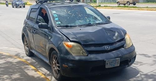 Este es el carro con dl cual fue arrollada mortalmente Ángela Gaitán, LA PRENSA/ Redes sociales.. 