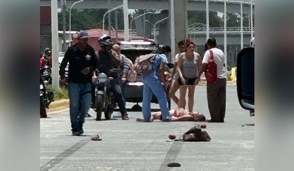 Señora muere al ser arrollada en el paso a desnivel Las Piedrecitas