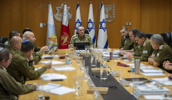 Jefe del Ejército israelí se congratula por muerte de comandante de Hizbulá en Beirut