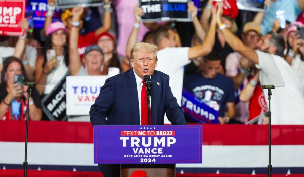 Trump acusa al Partido Demócrata de haber dado «un golpe de Estado» contra Biden