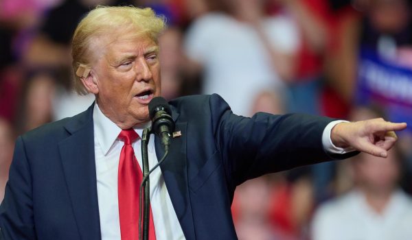 Donald Trump reta a Kamala Harris a debatir más de una vez en la carrera a la Casa Blanca