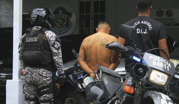 Capturan en Panamá a otro miembro de la mara Barrio 18 requerido por El Salvador