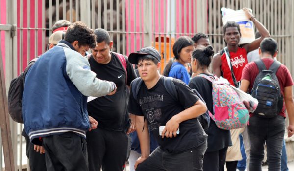 El costo de mantener a un migrante en la frontera sur de México se triplica