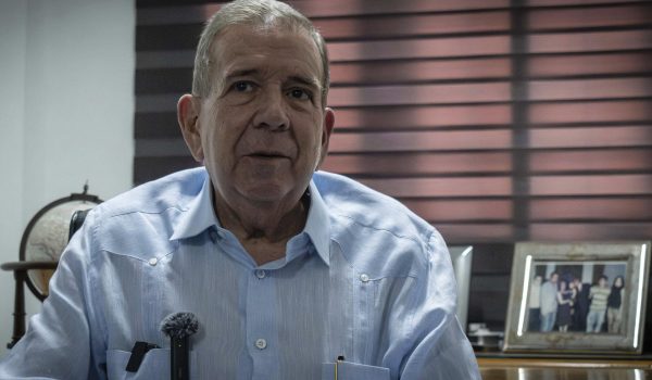 Justicia de Venezuela ordena la detención del líder opositor Edmundo González