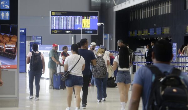 Panamá anuncia una «depuración» en los aeropuertos en la lucha contra el crimen organizado