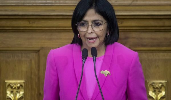 Nicolás Maduro nombra ministra de Petróleo a la vicepresidenta ejecutiva, Delcy Rodríguez