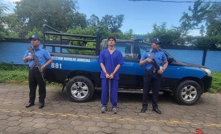 Edward Gaitán Gallegos, de 21 años acusados de matar a su hermanos de 7 años. LA PRENSA/ Tomada de Radio La Primerísima