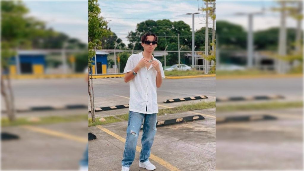 El tiktoker Carlos Humberto Sandoval Molina, de 23 años y conocido como "La Rubia", conducía ebrio asegura la Policía. LA PRENSA/Redes sociales,