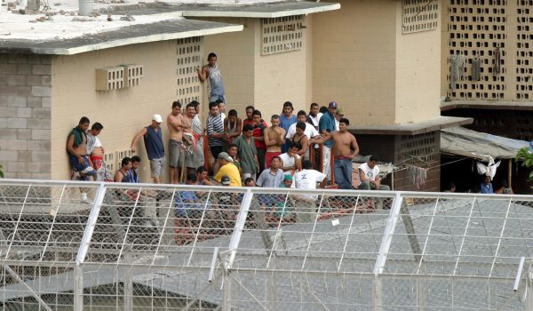 Director de cárcel salvadoreña asegura que en ella no se reportan “torturas” o “muertes”