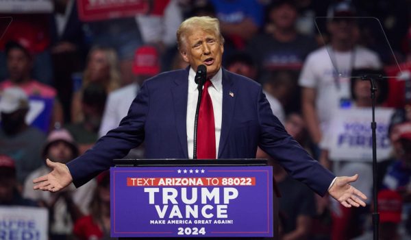 Trump pone en duda su participación en el debate del 10 de septiembre contra Harris