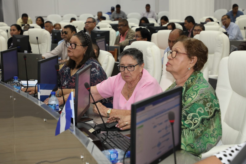 Diputados sandinistas votando en la Asamblea Nacional de Nicaragua. Foto de la Asamblea Nacional