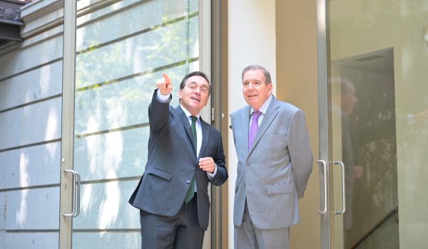 Edmundo González aclara el papel de España y el Gobierno reclama una disculpa a la derecha por «calumnias»
