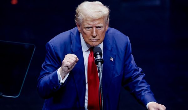 Trump promete eliminar los permisos humanitarios para Venezuela, Cuba, Nicaragua y Haití