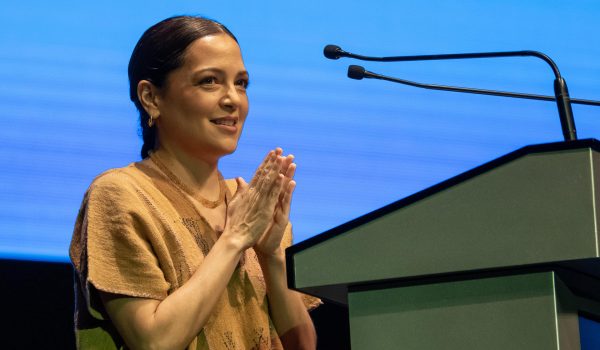 Mexicana Natalia Lafourcade se convierte en la primera Embajadora de la Música por la Paz