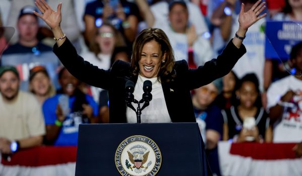 Kamala Harris insiste en un segundo debate con Trump: «Se lo debemos a los votantes»
