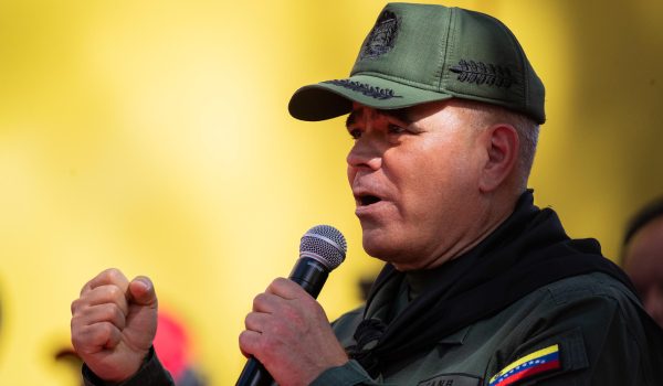Fuerza Armada de Venezuela condena llamado a reconocer a opositor como presidente