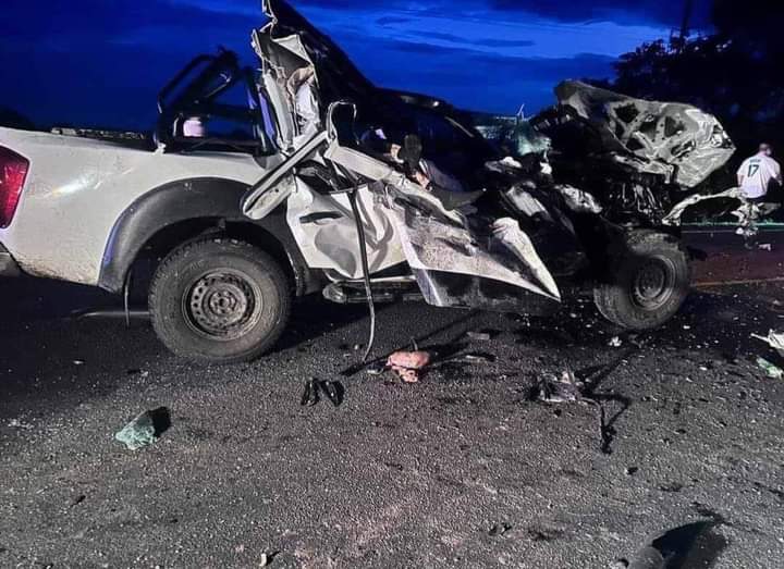 Convertida en lata retorcida quedó la camioneta conducida por Braulio Ríos Moran