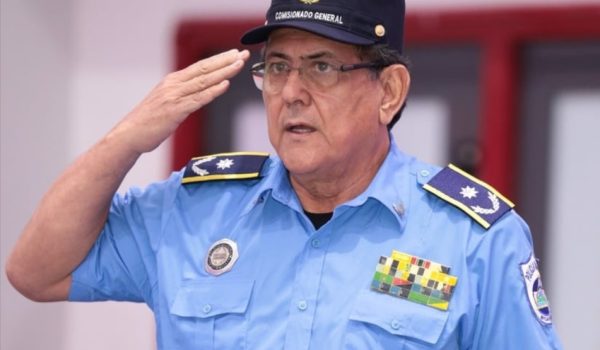 Comisionado en retiro Horacio Rocha usurpa funciones del jefe de la Policía