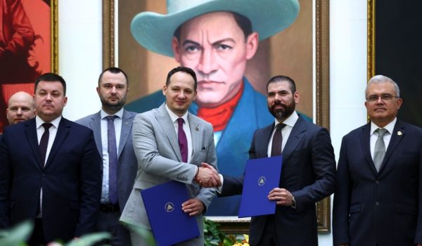 Nicaragua se endeuda con el dictador Lukashenko de Bielorrusia para comprarle maquinaria