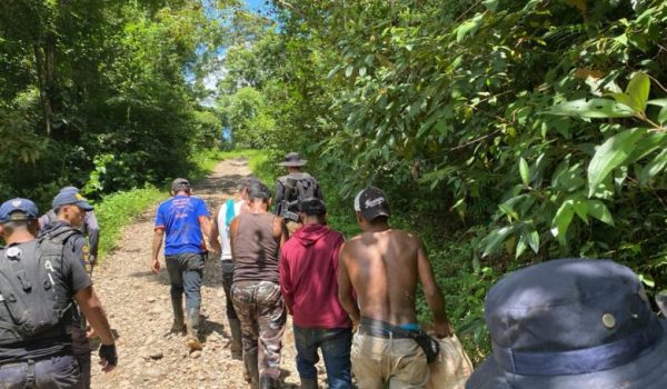 Costa Rica detiene a 15 nicaragüenses por presunta minería ilegal