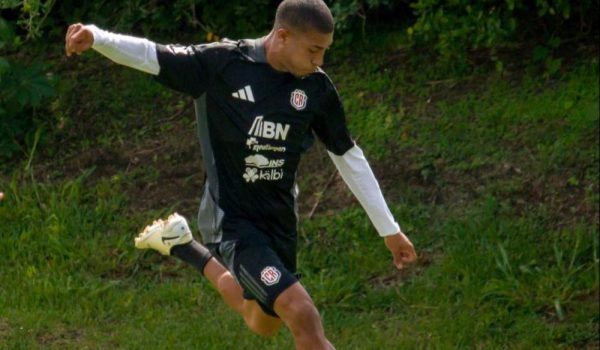 Nicaragua podría «robarle» otro jugador a la selección de futbol de Costa Rica