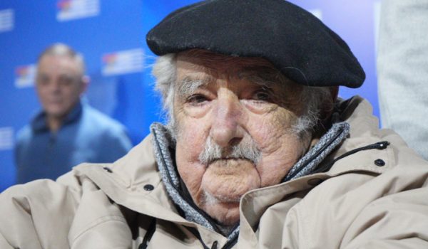 Operan al expresidente uruguayo Mujica, a quien le hacen una gastroestomía