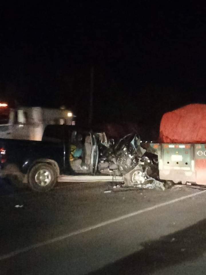 Totalmente destruida quedó la camioneta donde viajaba como pasajero el profesor de musica Fidel Aguilar Martínez. LA PRENSA/ Redes sociales.    