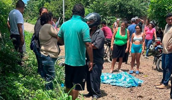 Profesora muere impactada por motoniveladora en Buenos Aires